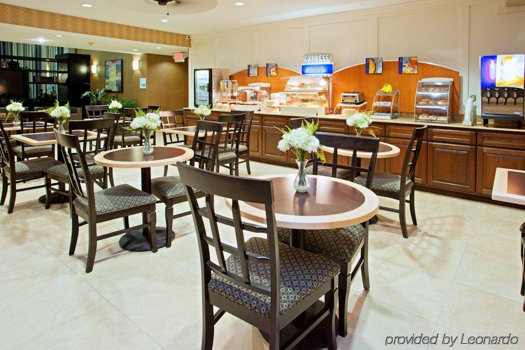 Holiday Inn Express Houston North-1960 Champions Area Экстерьер фото