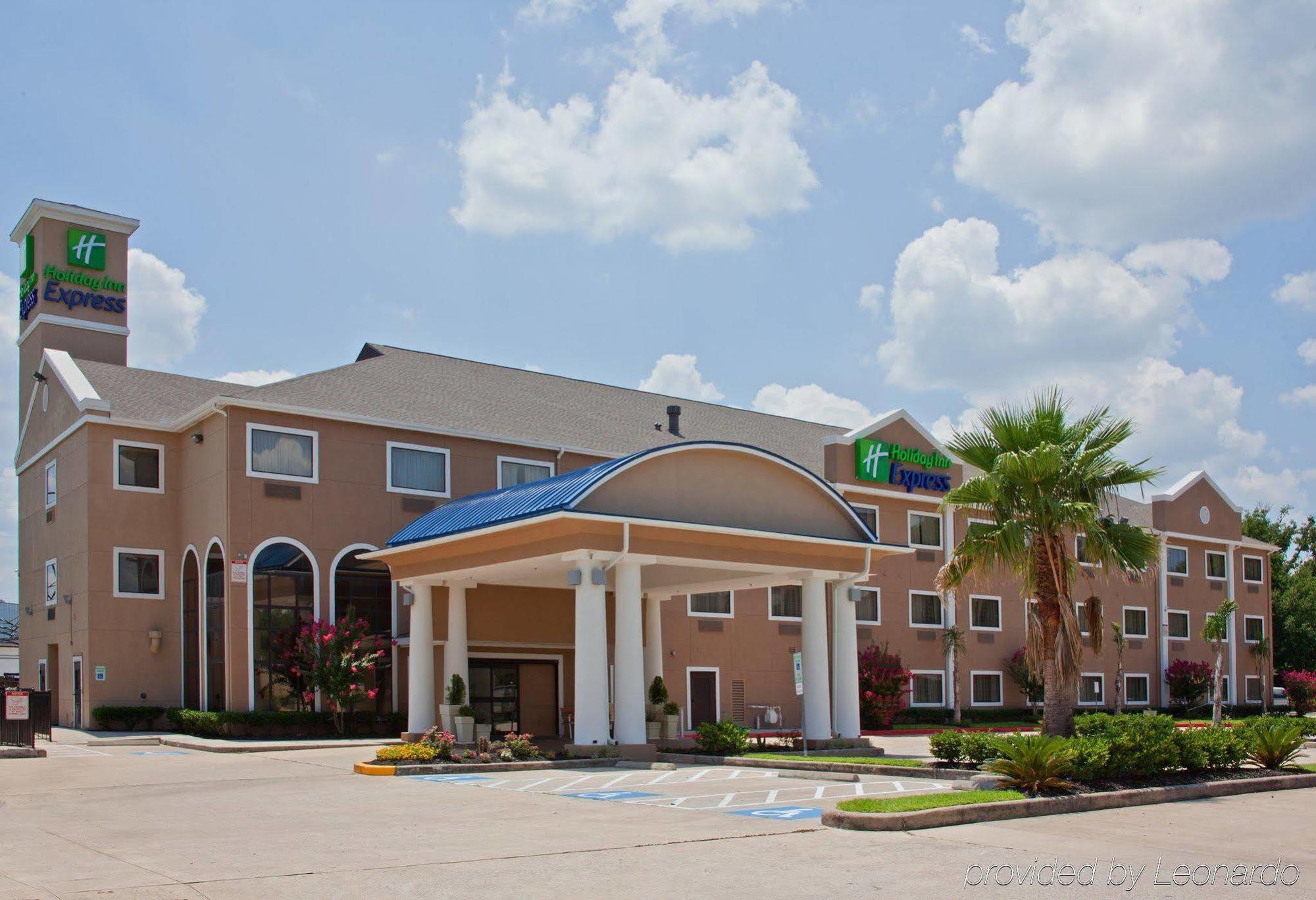 Holiday Inn Express Houston North-1960 Champions Area Экстерьер фото